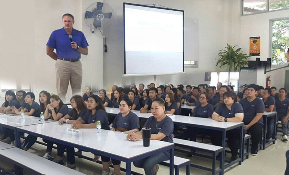 Globiz Venture staffs visit LZBTH factory